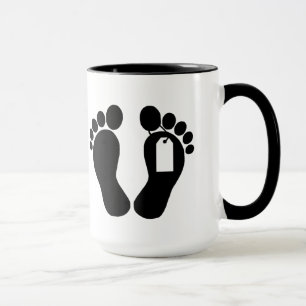 Silhouette Feet mit Toe Tag Tasse