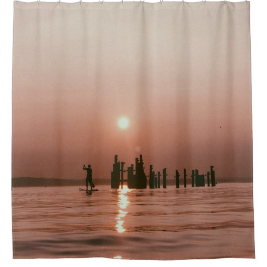 SILHOUETTE FOTO DER PERSON, DIE EINEN PADDLE SUR F DUSCHVORHANG (Vorderseite)