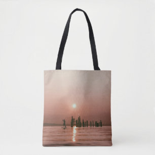 Silhouette FOTO DER PERSON, DIE EINEN PADDLE SUR F Tasche