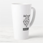 Silhouette Girls spielen Fußball Milchtasse (Rechte Ecke)