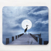 Silhouette Heron auf Pier Full Moon Beach Mousepad (Vorne)