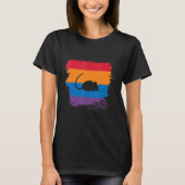 Silhouette mit farbenfroher Flagge T-Shirt (Vorderseite)