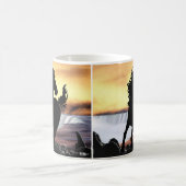Silhouette und Wasserfall Kaffeetasse (Mittel)