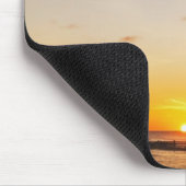 Silhouette von einer Palme durch einen roten Mousepad (Ecke)