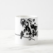 Silhouette von Hummingbird und Baumzweigen Kaffeetasse (Mittel)