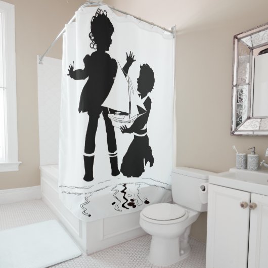 Silhouette von Mädchen und Jungen und Modellschiff Duschvorhang (Beispiel)