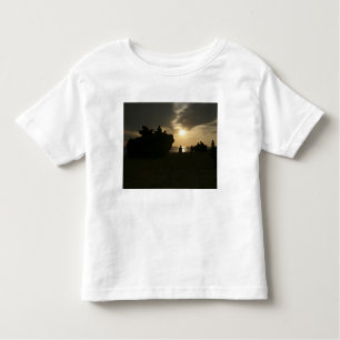 Silhouette von Marinen Kleinkind T-shirt