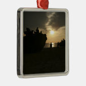 Silhouette von Marinen Ornament Aus Metall (Rechts)