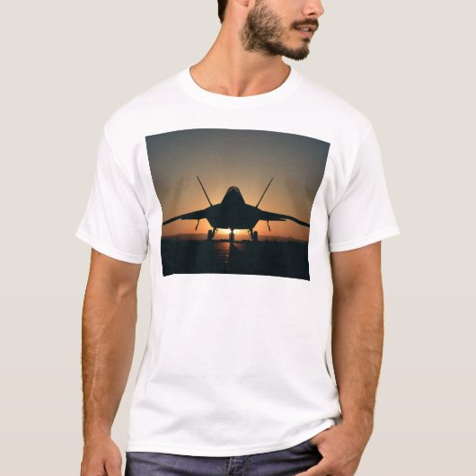 Silhouette von Militärflugzeugen T-Shirt (Vorderseite)
