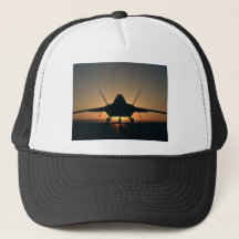 Silhouette von Militärflugzeugen