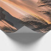 Silhouette von Palmen während der goldenen Stunde Geschenkpapier (Ecke)