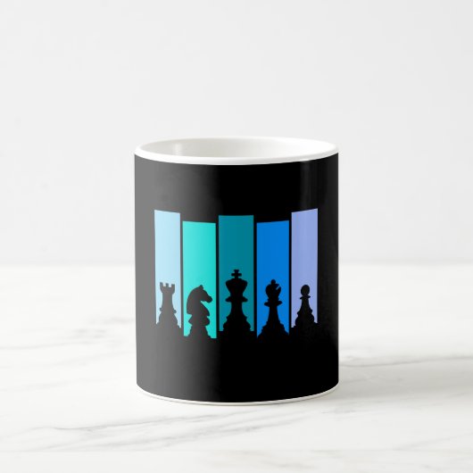 Silhouette von Schachfiguren Kaffeetasse (Mittel)