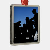 Silhouette von Soldaten Ornament Aus Metall (Rechts)