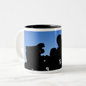 Silhouette von Soldaten Zweifarbige Tasse (Vorderseite Links)
