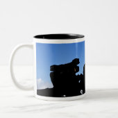Silhouette von Soldaten Zweifarbige Tasse (Links)