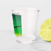 Silhouette von Sparrow auf Limonene Schnapsglas (Rechts)