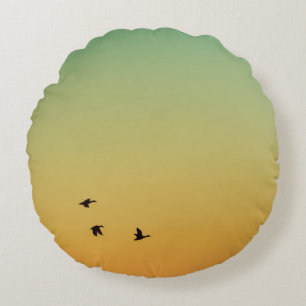 Silhouette VON VÖGELN WÄHREND DES SONNENS Rundes Kissen