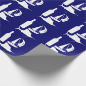 Silhouette von Weinmarinen auf blauen Vätern Geschenkpapier (Ecke)