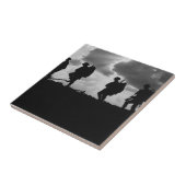 Silhouetted Marching World War I Soldiers (1917) Fliese (Seite)
