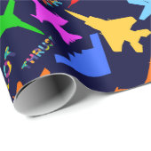 Silhouetten von Militärflugzeugen auf dunklem Must Geschenkpapier (Rolleneckpunkt)