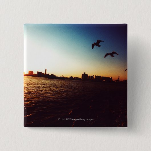 Silhouettierte Tokyo-Bucht-Skyline am Button (Vorderseite)