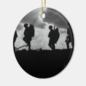 Silhouettierter marschierender Erster Weltkrieg Keramik Ornament (Links)