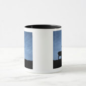 Silhouettierter Rotwild-Hirsch nachts Tasse (Zentrum)