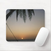 Silhuetted leere Hängematte am Sonnenuntergang Mousepad (Mit Mouse)