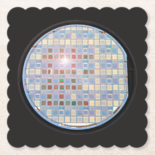 Silizium-Wafer auf einem Chip mit schwarzem Hinter Untersetzer