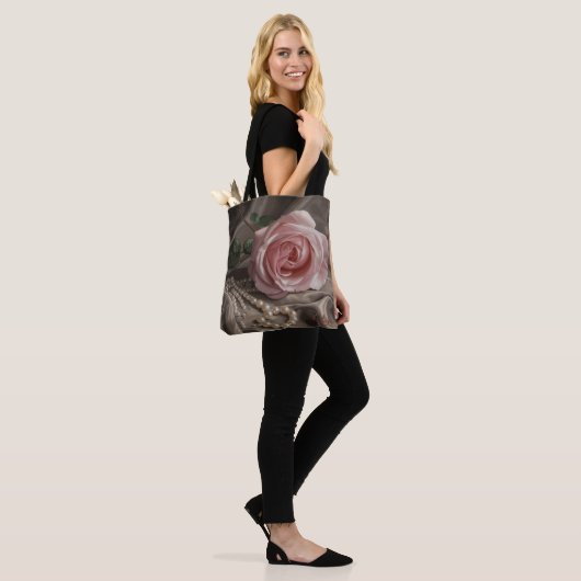 Silken-Rose Tasche (Am Model)