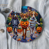 Silken Windhound-Hunde in Halloween-Kostümen Button (Beispiel)
