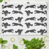 Silken Windhounds laufen Geschirrtuch (Gefaltet)