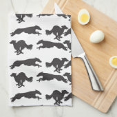 Silken Windhounds laufen Geschirrtuch (Viertel Falte)