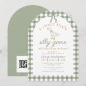 Silly Goose Green Gingham Arch Baby Shower QR Code Einladung (Vorne/Hinten)