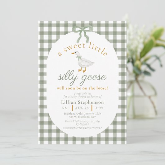 Silly Goose Green Gingham Baby Shower QR Code Einladung (Stehend Vorderseite)