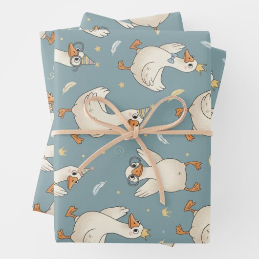 Silly Goose Party – Blue Background with Feathers Geschenkpapier Set (Beispiel)