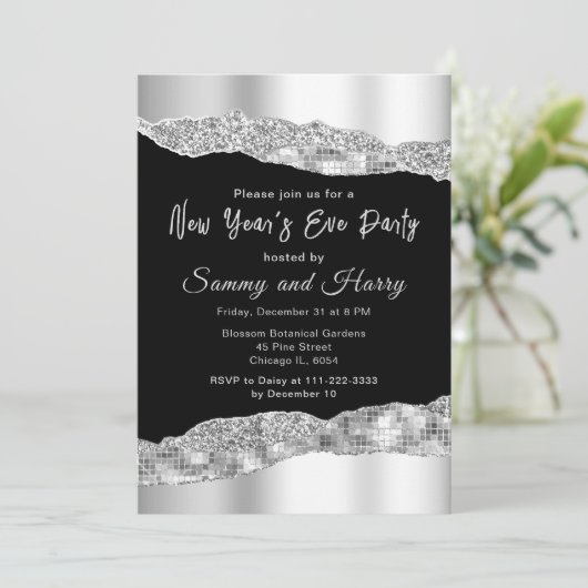 Silver and Black Glam Tränen Silvester Party Einladung (Stehend Vorderseite)