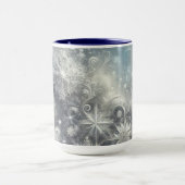 Silver and Blue Snowflake Winter Tasse (Zentrum)