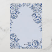 Silver and Dusty Blue Floral Elegante Wedding Folieneinladung (Rückseite)