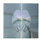 Silver Angel Wings um ein Herz gewickelt Fliese (Vorderseite)