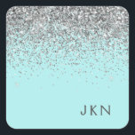 Silver Aquamarin Aqua Blue Girl Glitzer Monogram Quadratischer Aufkleber<br><div class="desc">Silber und Aquamariner Aqua Blue Sparkle Glitzer Pinsel Metal Monogram Name Paper Party Aufkleber Adresse Labels. Das macht den perfekten 16 Geburtstag,  Hochzeit,  Brautparty,  Jubiläum,  Babydusche oder Junggeselinnen-Abschied Geschenk für jemanden,  der Lieben glamourösen Luxus und schicke Stile.</div>