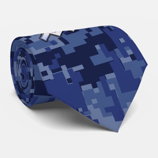Silver Aquarius Zodiac Sign Navy Blue Digital Camo Krawatte (Gerollt)
