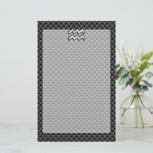 Silver Aquarius Zodiac Symbol Carbon Fiber Style Briefpapier (Stehend Vorderseite)