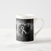 Silver Awareness Ribbon Grunge Herz Porzellantasse (Rechts)