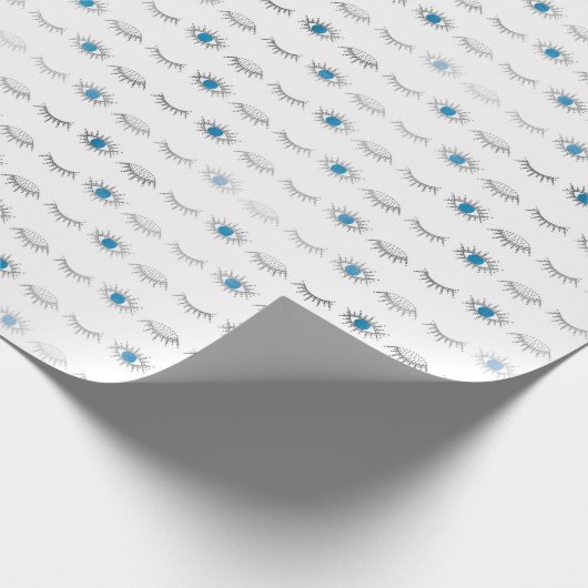 Silver Blue Evil Eye Eyelashes Nazar Mati Muster Geschenkpapier (Ecke)