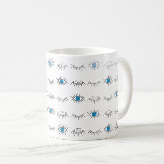 Silver Blue Evil Eye Eyelashes Nazar Mati Muster Kaffeetasse (VorderseiteRechts)