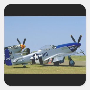 Silver & Blue, P51 Mustang, Side_WWII-Flugzeug Quadratischer Aufkleber