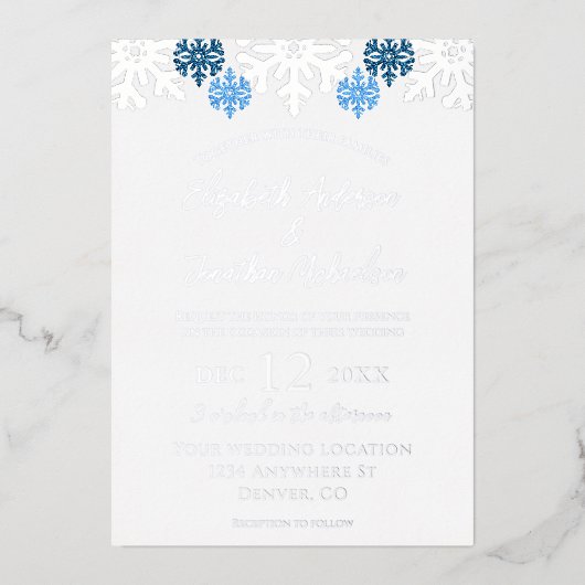 Silver Blue Snowflakes Winter Wedding Folieneinladung (Vorderseite)