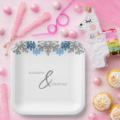 Silver Blue Snowflakes Winterhochzeit Pappteller (Party)