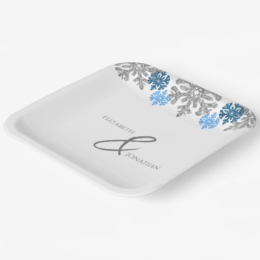 Silver Blue Snowflakes Winterhochzeit Pappteller (Gewinkelt)